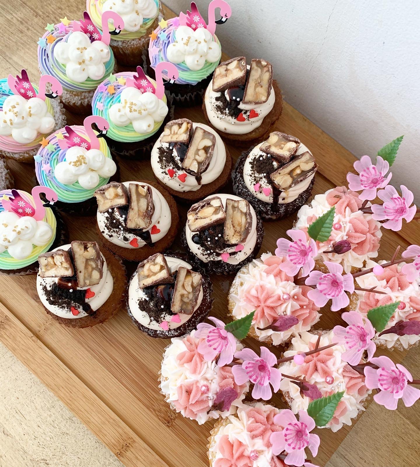 Moi Kkaモイッカ 本日より桜カップケーキご用意してます 人気のレインボーカップケーキ やスタッフいちおしのピーナッツバターカップケーキも引き続きございますので ぜひご一緒に 他にも あんバターサンド ロイヤルミルクティーパンナコッタ ベイクド