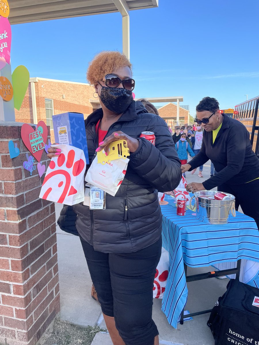 TammiWilhelm's tweet photo. @RKELions love our bus drivers! Thanks for all you do  @ChickfilA #rkestaff https://t.co/8tUtSCBl8c