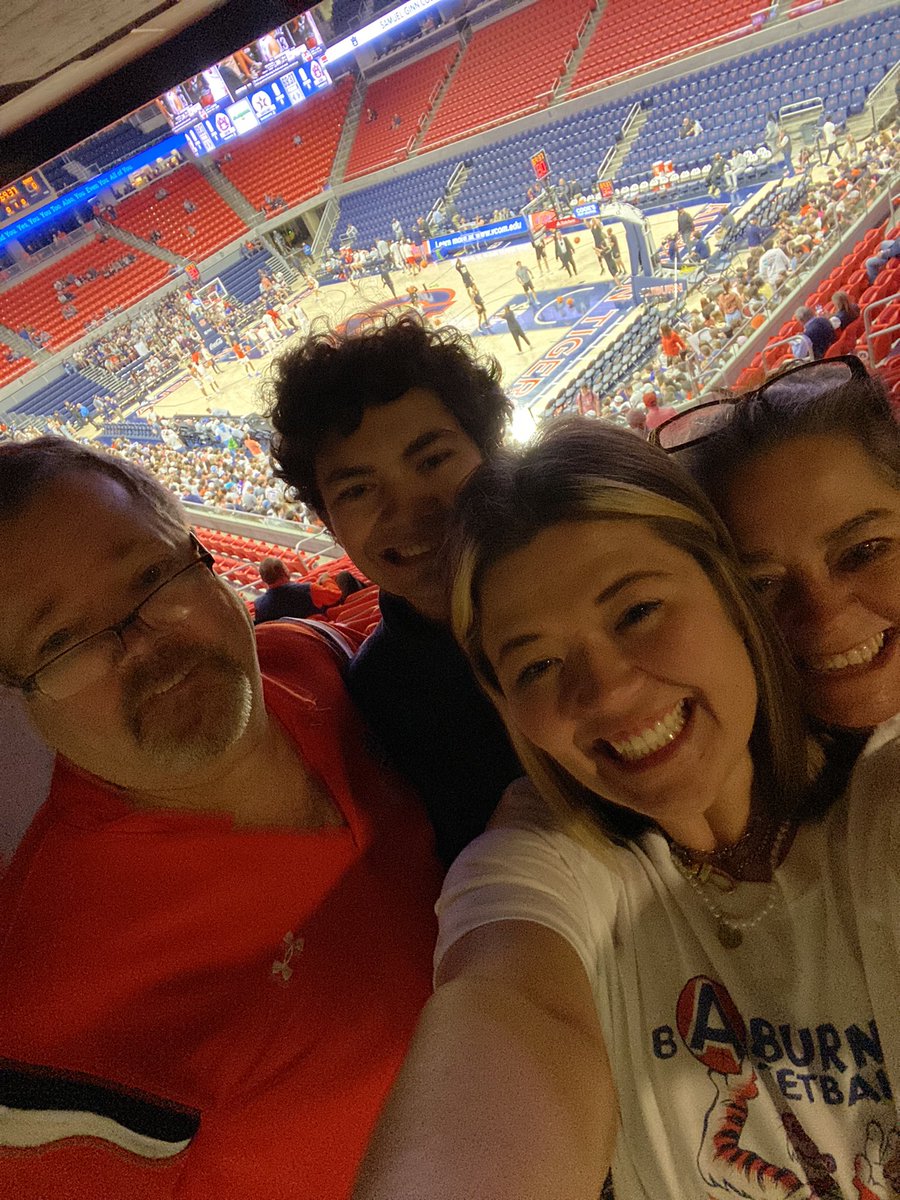 kace_in_point's tweet photo. Happy 54th birthday, Tim!! #WarEagle https://t.co/QdFF4kLeMP