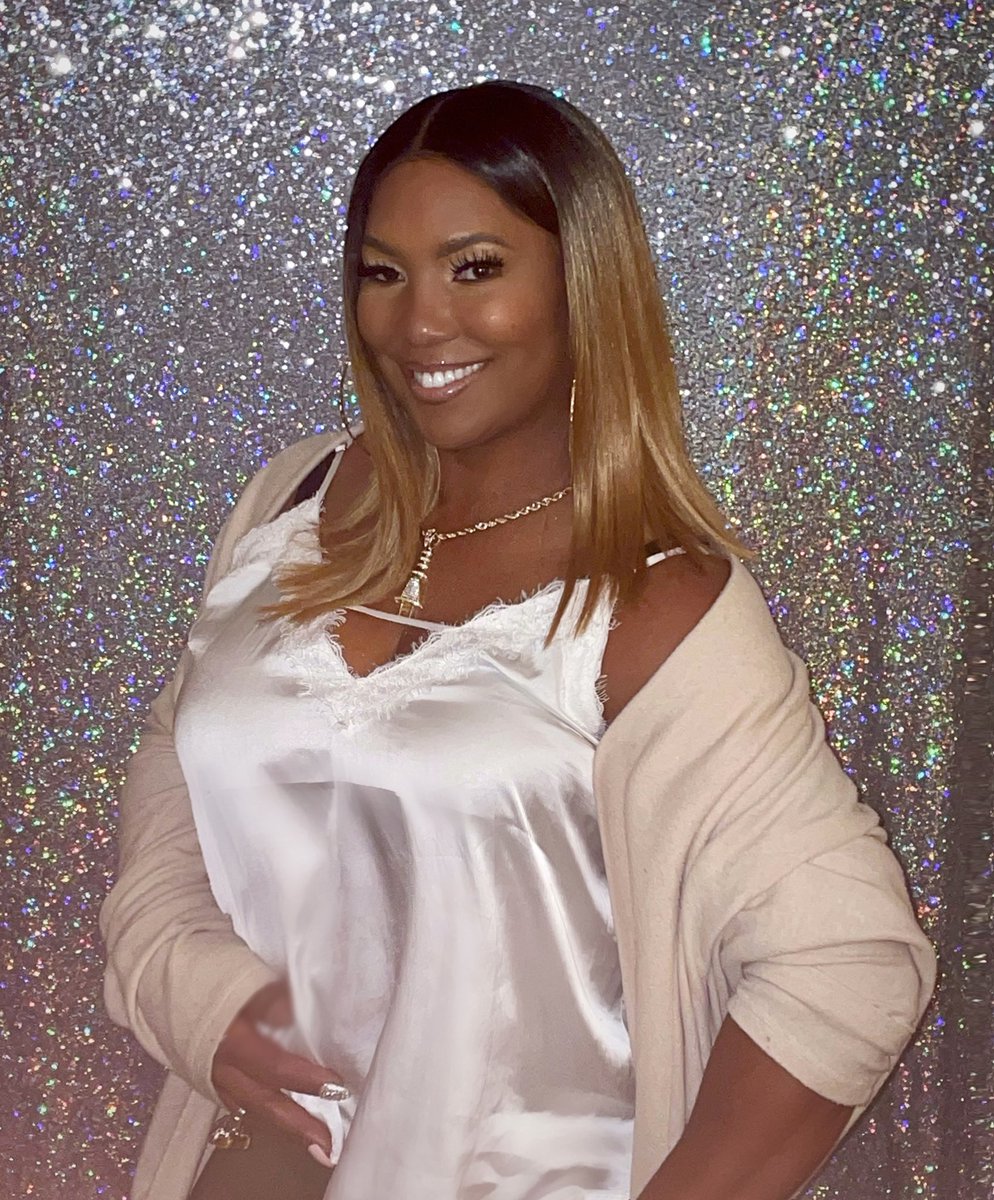 MsMaryBrown's tweet photo. Woke so excited on this Birthday Anniversary today, feeling truly blessed! Time is Life! Thanking God for direction, growth, prosperity, health, healthy relationships &amp; protection. Focused on my highest good! Let your light shine and keep your immune system up! 😘💖 Another year! https://t.co/Cuejh7uuFi