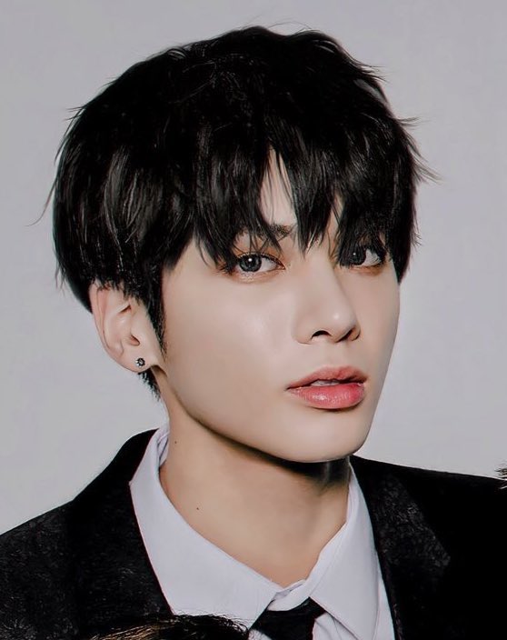 sweetpeach_txt's tweet photo. 🌚🎓💲💣🕷🖤▪️📞➿
🔜👣 흑발 #태현 모음 ♣🐈‍⬛
✔️🎵⚫️🏴‍☠️🕶🗝🎬📓♠️ https://t.co/BN1DlO9UFK