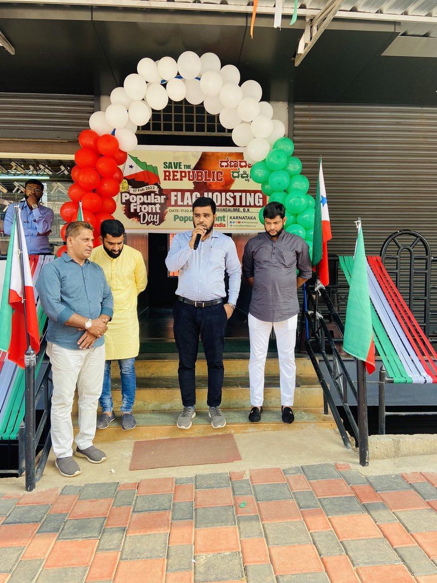 GmAshifpf's tweet photo. Popular front formation day Flag hoisting program in Mangalore..!

#SaveTheRepublic 
#PopularFrontDay https://t.co/AeDmt2KjNm