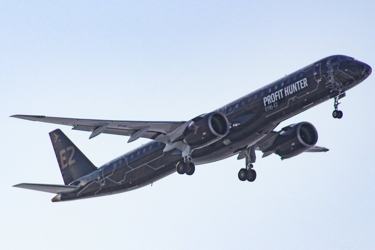 This Embraer E195-2E dropped in overnight to experience our cold #CYZF