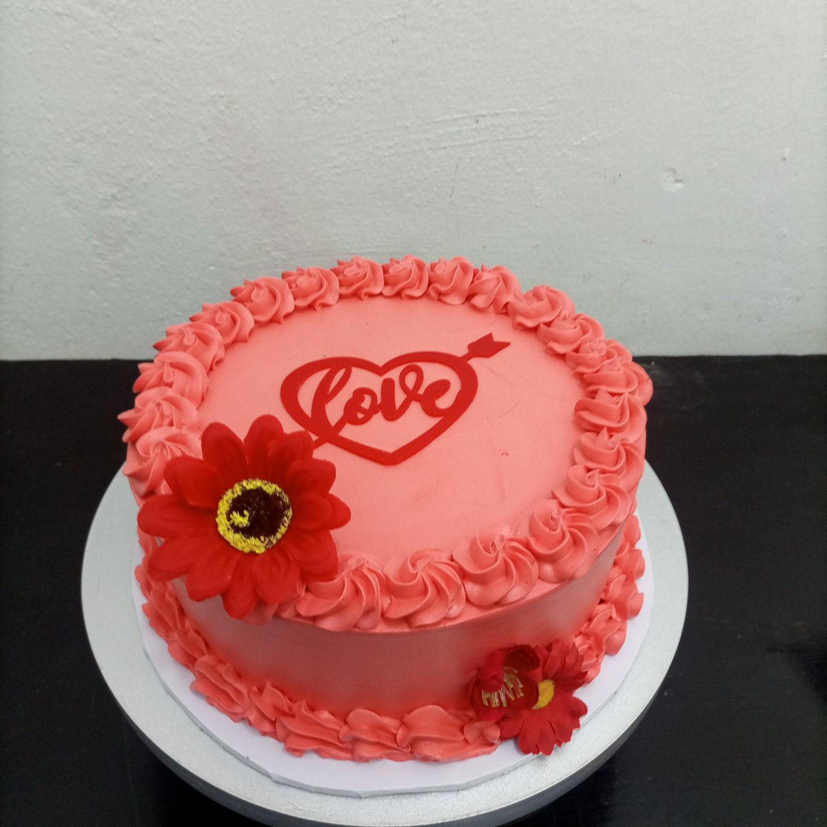 mofebakeshop's tweet photo. Our valentine 2022 collection https://t.co/IIr5SLnI9X