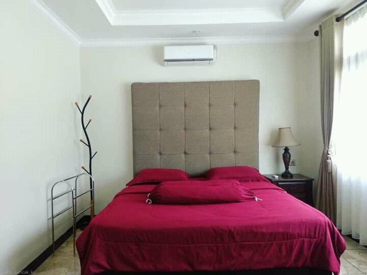 puncak02's tweet photo. Yo siapa lagi yg mau sewa villa di kawasan puncak Cisarua Bogor nyah langsung Jafri ajah saya bantu menyediakan villa nyah
No/wa  081259910480 https://t.co/H5lgZoGp2b