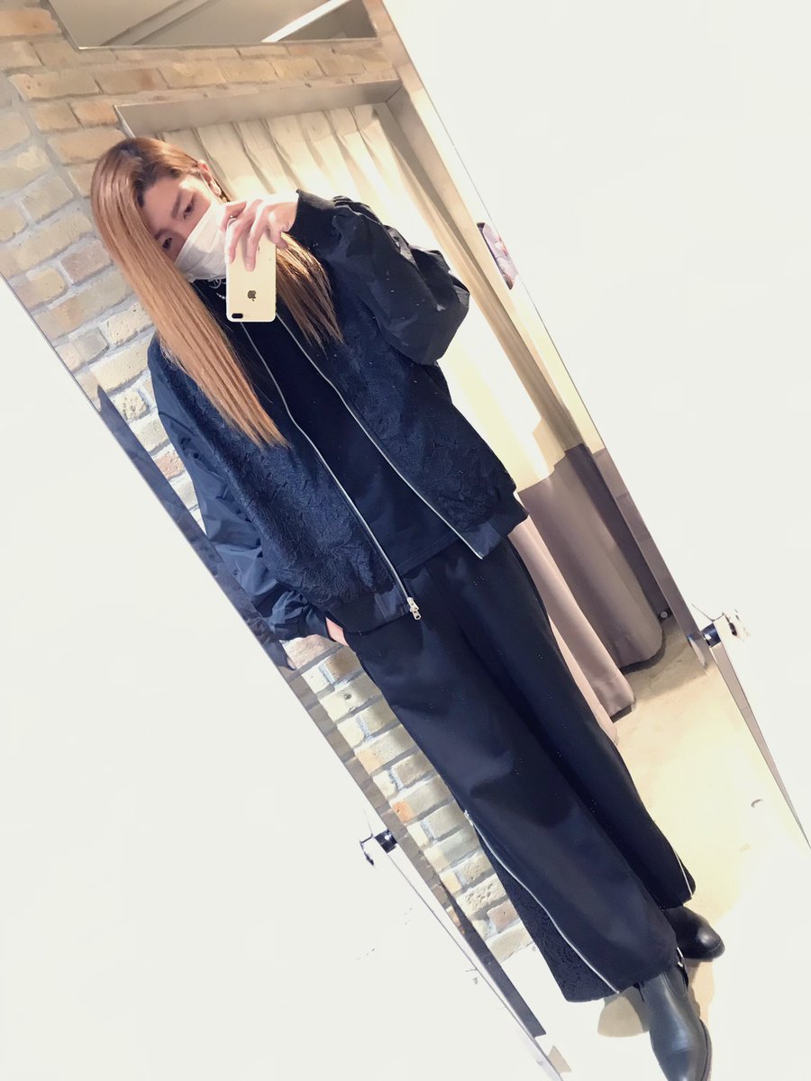 kokingdomm's tweet photo. お店にいますよぉ!🐔☀️
#CIVARIZE のモード、綺麗目スタイルや、レース系はやっぱり魅力的ですな、、😍👍✨
#仙台 #仙台フォーラス #TRVAS #TRVASTOKYO #ユニセックス #雰囲気 #REFLEM https://t.co/eKRClEWEs6