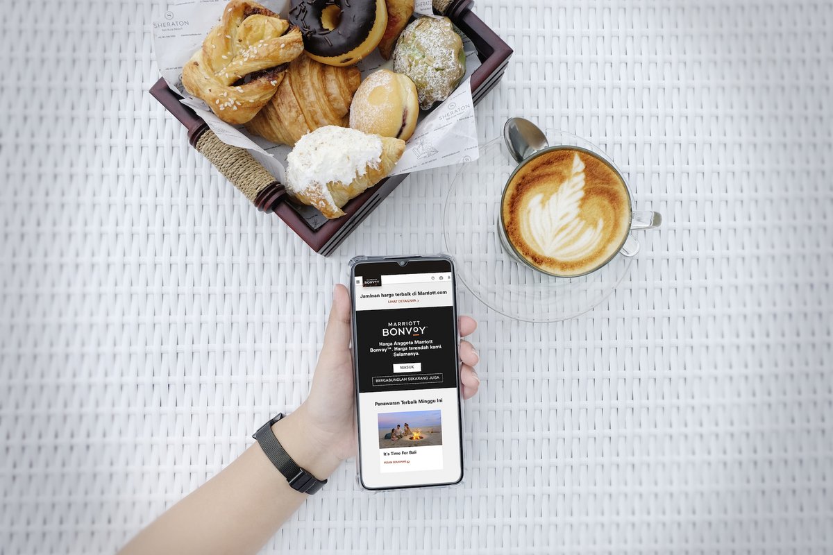 Perjalanan wisata Anda akan semakin menyenangkan!
Kini Anda dapat melakukan reservasi dan pembayaran secara mudah di website berbahasa Indonesia.

Kunjungi sekarang: sheratonbalikuta.co.id