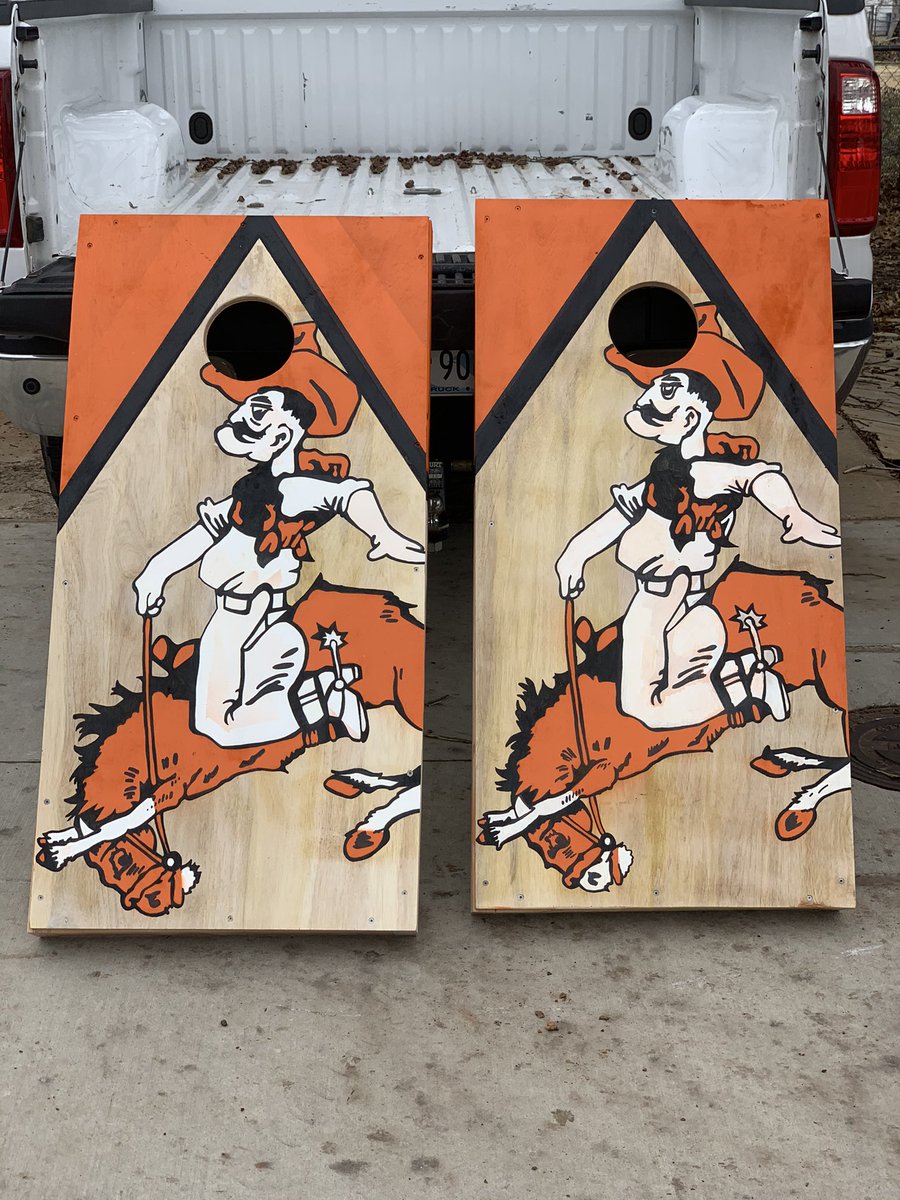 AnimalsOSRS's tweet image. I’ve been into woodworking lately.