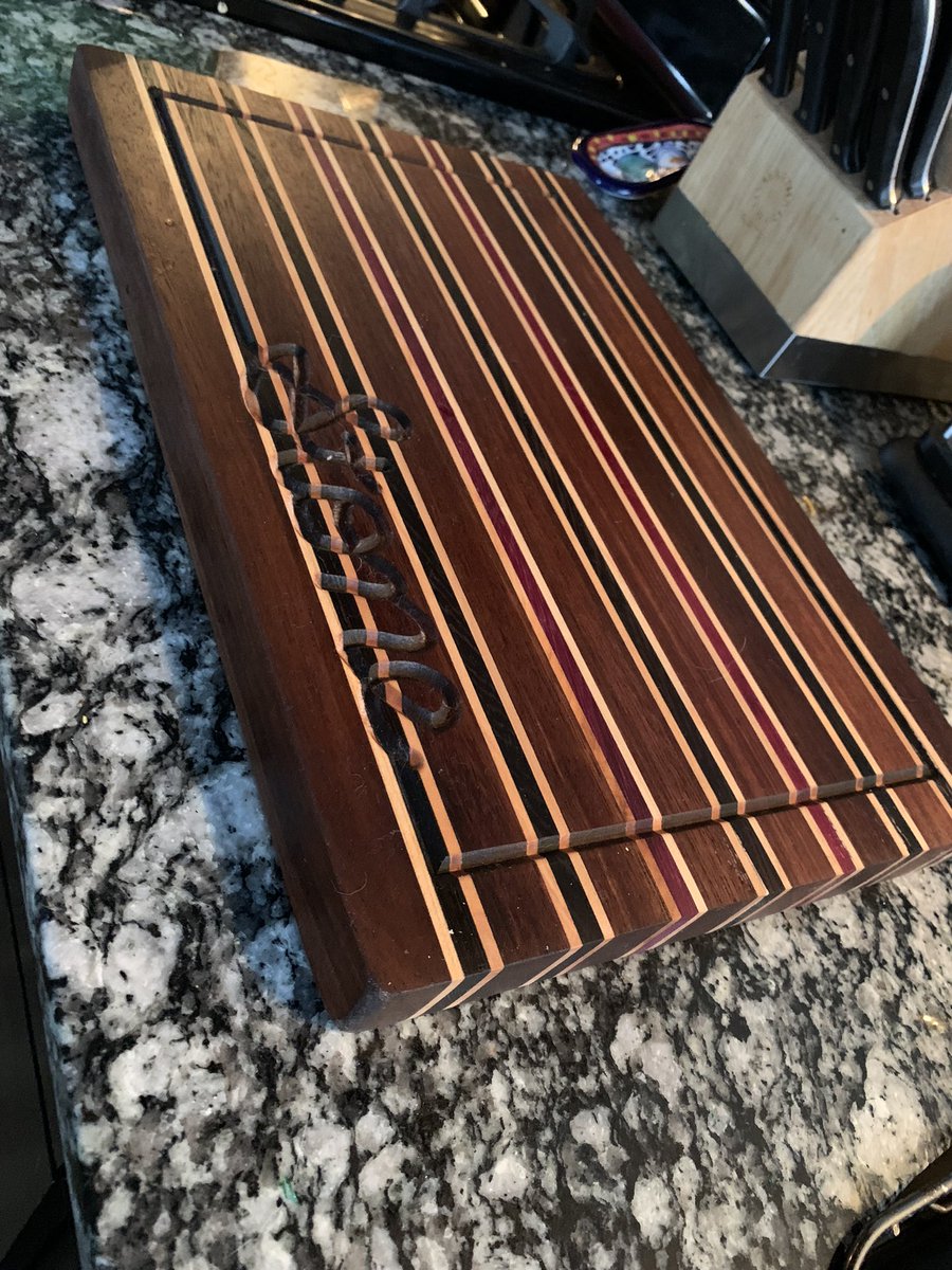 AnimalsOSRS's tweet image. I’ve been into woodworking lately.