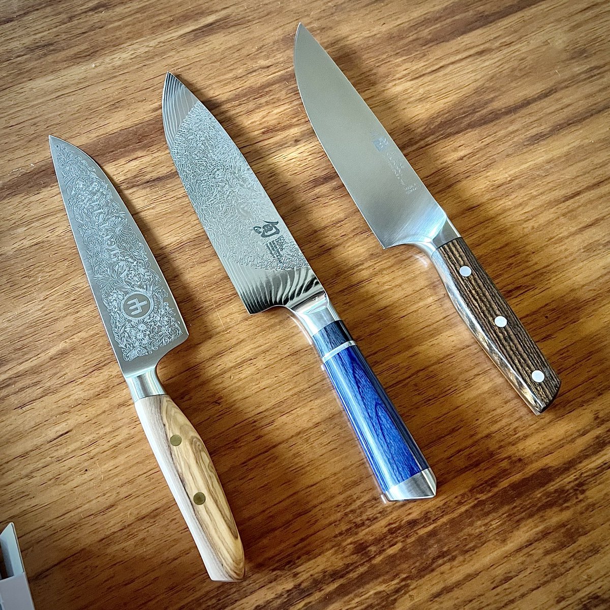 hermawan_devina's tweet photo. iPhone 20 jt ❌
Pisau 42 jt ✅

Ki-ka:
🔪 Wusthof Amici 1814 8” Limited Edition
🔪 Shun Engetsu 8” Limited Edition
🔪 Zwilling J.A. Henckels Intercontinental 290th Anniversary 8” Limited Edition https://t.co/nFDwY4scBl