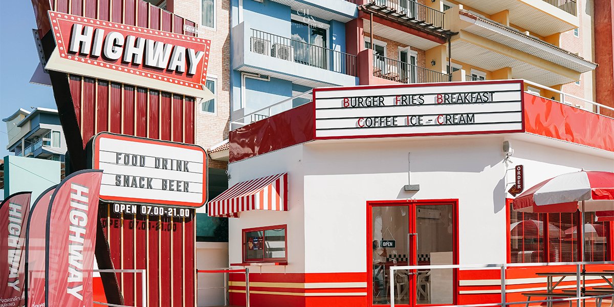 Reasonswhy2021's tweet photo. 🎯Highway Cafe ริมหาดบางแสนสุดจี๊ดด ซ้อมเป็นเด็กเมกาเก๋ๆ
ร้านเท่มากกก เมนูก็เอาใจวัยรุ่นมาก ทั้งเบอเกอร์ Strawberry Milk Shake สีน่ารักมากก มีไอติมข้างบน อร่อยเว่อร์ เมนูอื่นก็มีน้า แวะไปเช็คอินกันได้ค่าา @Kin24hrs @aroii  #รีวิวคาเฟ่ #คาเฟ่บางแสน #รีวิวชลบุรี https://t.co/bocX297Anj
