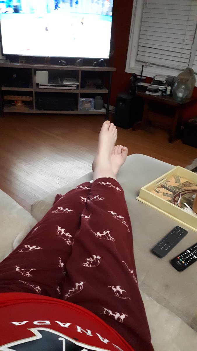 steckleberry's tweet photo. PJs on for a quick exit to bed after the game. #dreamsofgold #lategame #olympichockey https://t.co/aAA0iY678C