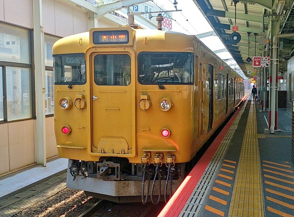 Kiha181asasio's tweet photo. 山陰からあと5年以内に消滅する国鉄型車両。

#381系
#115系
#EE64
#12系 https://t.co/tSSg8KnkOa