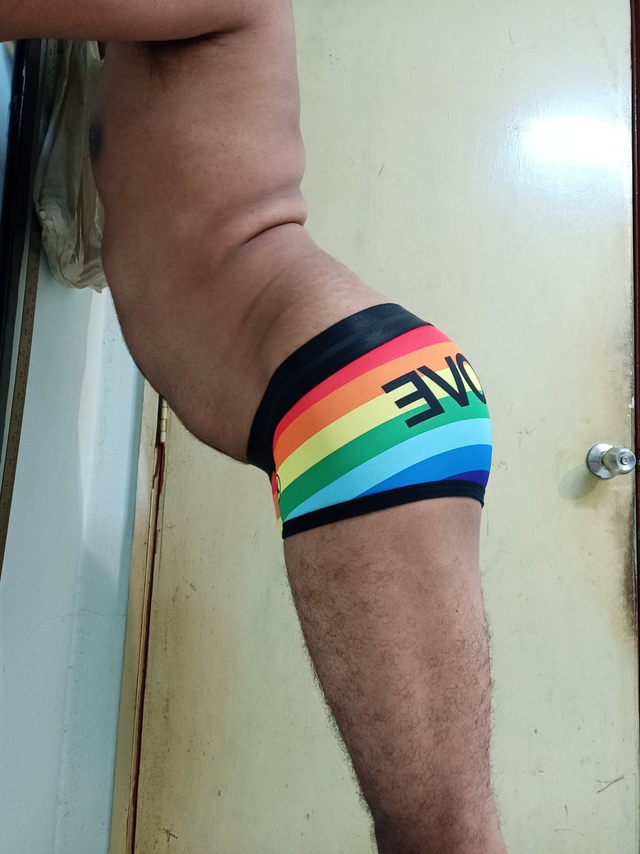 LustyBoy9788's tweet photo. Has Thursday guys.. wearing this colourful rainbow π underwear.. thank you @bananapackermy for this lovely underwear.. #underwear #fetish #lover #gay #gaymalaysian #gayasian #boxer #bbrief #exploremyself https://t.co/9ocv0HuiCU