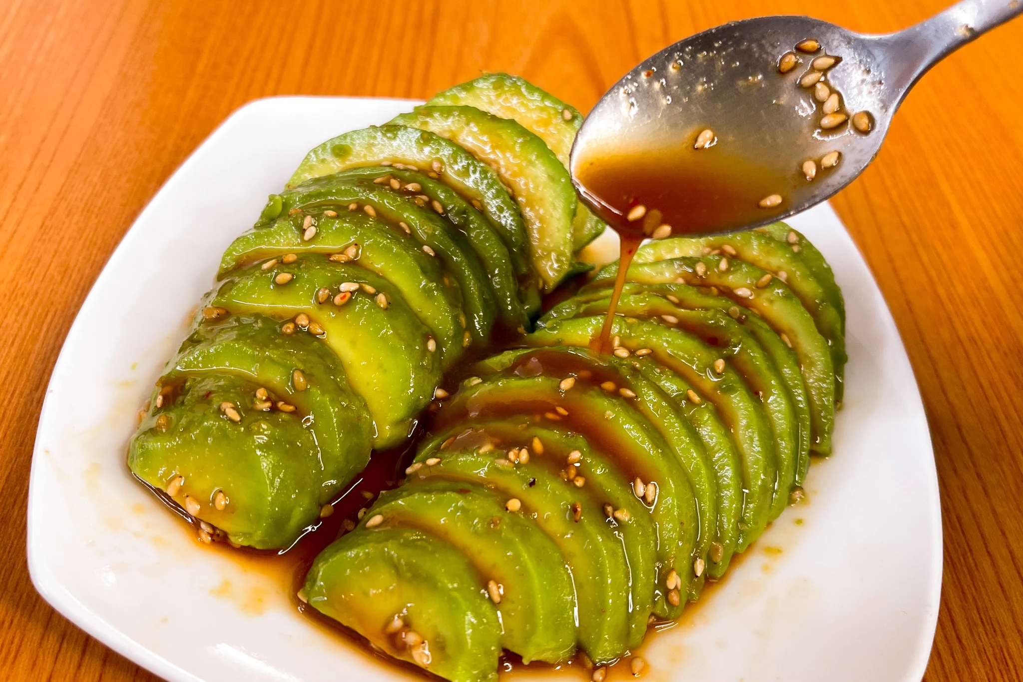 焼肉のたれ×ポン酢の組み合わせが美味しそう！おつまみにも良さそうな、アボカドレシピ！