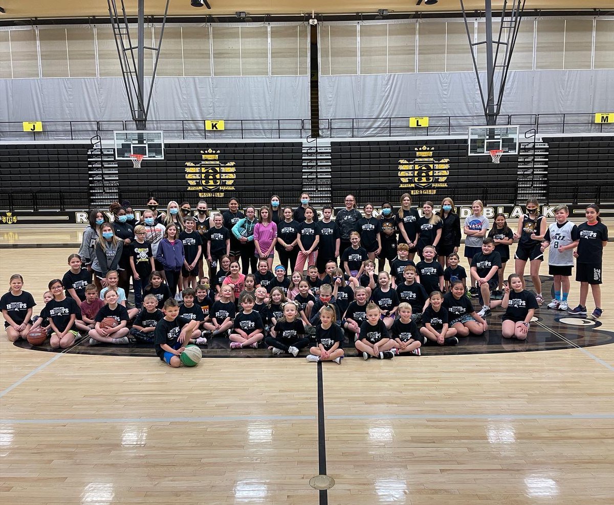 Tonight was our final night of the season with the Future Royals. We’ve had so much fun working with the littles and giving back to our community. Thank you for all of the love and support! Go ROYALS! 🦁🏀 #rhs #royhigh #futureroyals #goroyals #giveback #thankyou