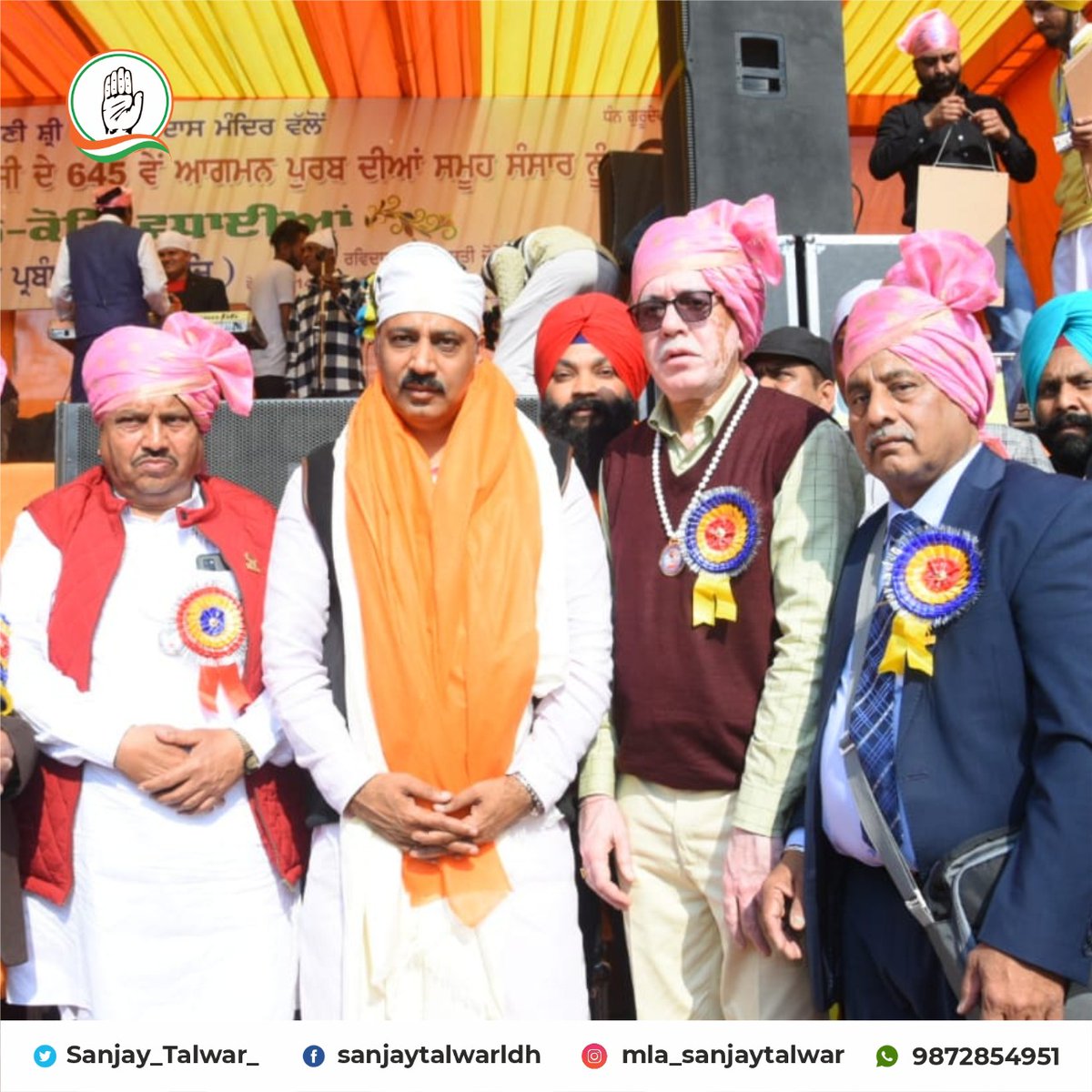 Sanjay_Talwar_'s tweet photo. ਸ਼੍ਰੀ ਗੁਰੂ ਰਵਿਦਾਸ ਮਹਾਰਾਜ ਜੀ ਦੇ ਆਗਮਨ ਪੁਰਬ 'ਤੇ ਮੱਥਾ ਟੇਕ ਕੇ ਅਸ਼ੀਰਵਾਦ ਪ੍ਰਾਪਤ ਕੀਤਾ ਅਤੇ ਸਾਰੀਆਂ ਸੰਗਤਾਂ ਨਾਲ ਮੁਲਾਕਾਤ ਕਰ ਬਾਬਾ ਰਵਿਦਾਸ ਜੀ ਦੇ ਪ੍ਰਕਾਸ਼ ਪੁਰਬ ਦੀ ਵਧਾਈ ਦਿੱਤੀ। ਇਸ ਦੌਰਾਨ ਸੰਗਤਾਂ ਵੱਲੋਂ ਮਿਲੇ ਪਿਆਰ ਅਤੇ ਸਤਿਕਾਰ ਦਾ ਮੈਂ ਤਹਿ ਦਿਲੋਂ ਧੰਨਵਾਦ ਕਰਦਾ ਹਾਂ।

#GuruRavidasJayanti #Blessings #Prayers https://t.co/OnNj38XdbW