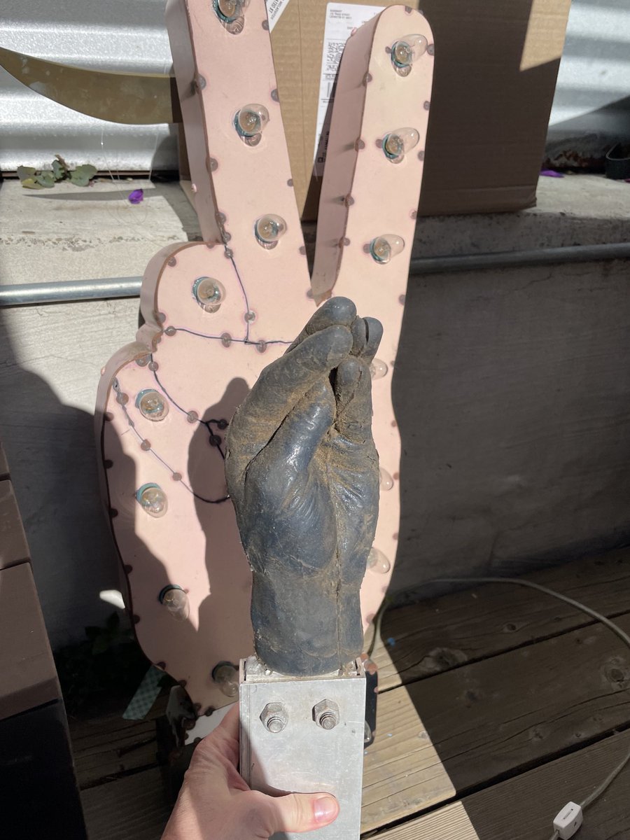 Kari Byron tweet media