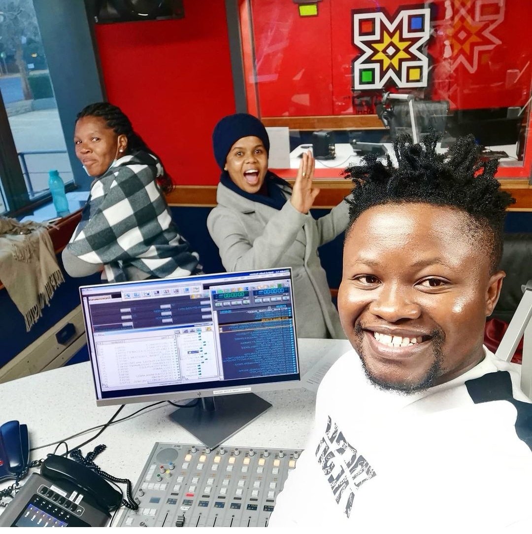 RealDJ_Rvoonah's tweet image. #Sivukilebreakfast729
#COVID19 #Level1 😷 😷 😷
BOEING RNB729 ✈️ ✈️ 🔥 🔥 🔥
#TBT Lotjhani 🙏 🙏 #RNB
@Ikwekwezi_FM @SivukileBShow @RealDJ_Rvoonah @bussaimathebula @Bathabilemaben9