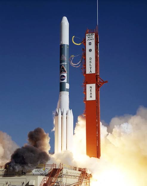 sayan_dey's tweet photo. 17 February 1996 (26 years ago): @NASA's Discovery Program began as the NEAR Shoemaker spacecraft lifted off on the first mission ever to orbit and land on an asteroid, 433 Eros.

[3]

#ThisDayInHistory #History #OnThisDay #OTD #DiscoveryProgram #NEARShoemaker #433Eros #NASA https://t.co/WCFY2b0t1q