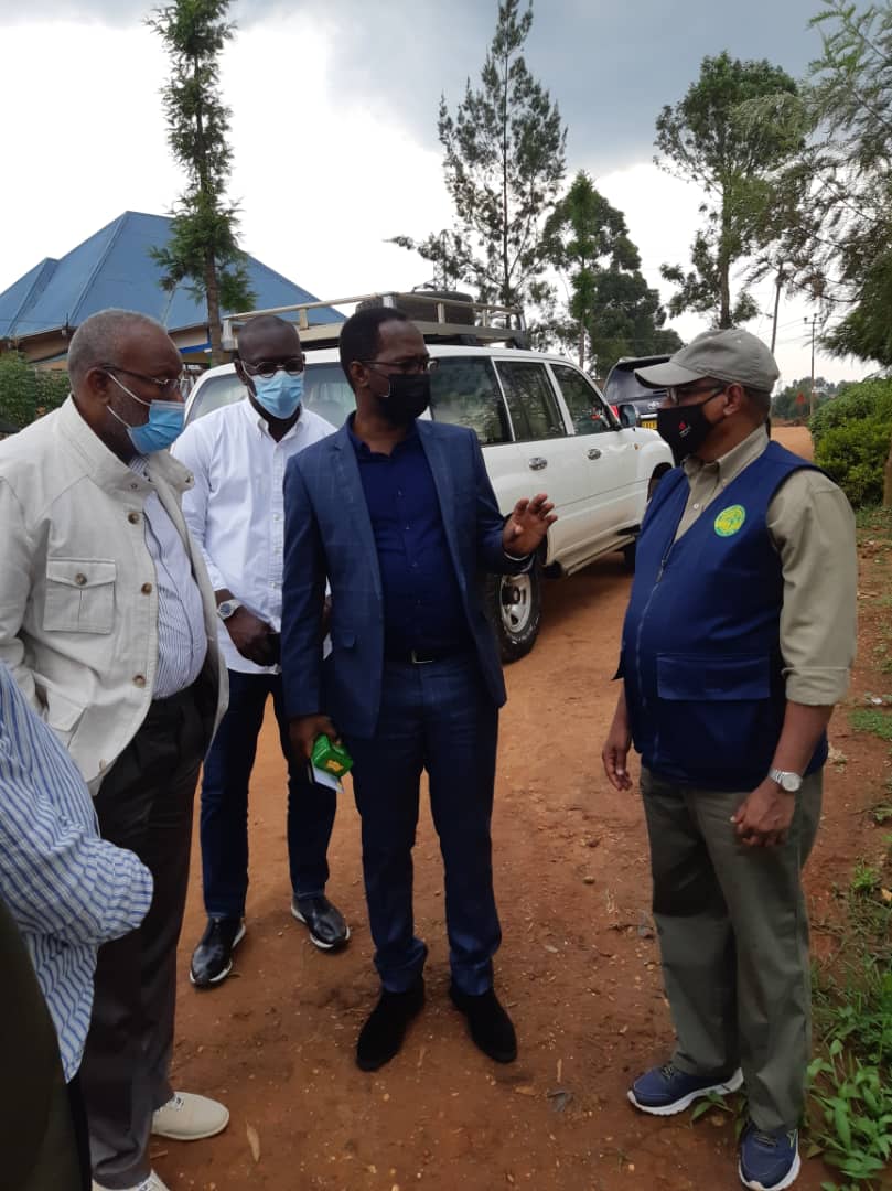 Visite d'une usine de thé située en périphérie de Kigali depuis 1975, avec  une production annuelle d'environ 3,5 millions de kg.