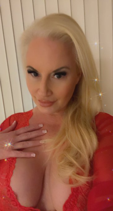 A new video was sent to DMs tonight on my Only Fans page!  Go to https://t.co/OuxYP0dcJQ to subscribe