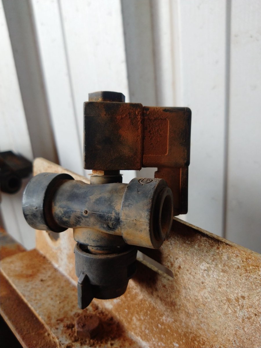 Craig Thompson tweet media