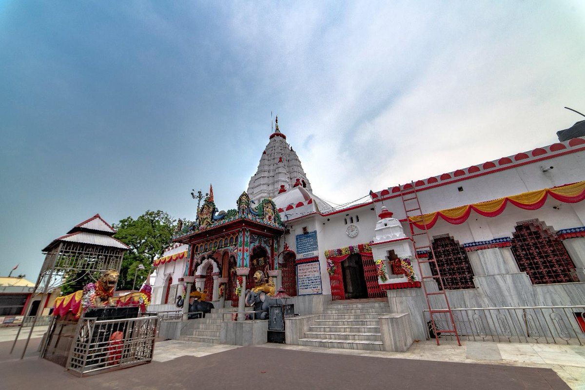 CNNnews18's tweet photo. From the leaning temple of Huma to Hirakud Dam and the charms of Debrigarh National Park and more, a road trip to Sambalpur in Odisha promises to be an unforgettable experience. Visit this amazing place now! #OdishaByRoad #partnered @odisha_tourism https://t.co/w9KM4gVlvt