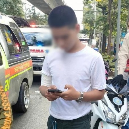 "ครอบครัวหมอกระต่าย" ฟ้องค่าเสียหาย 72 ล้านบาทต่อ ส.ต.ต.นรวิชญ์และสำนักงานตำรวจแห่งชาติ รวมทั้งกรุงเทพมหานคร หน่วยงานละ 72 ล้านบาท กรณีขี่บิ้กไบค์ชนหมอขณะข้ามทางม้าลายจนเสียชีวิต