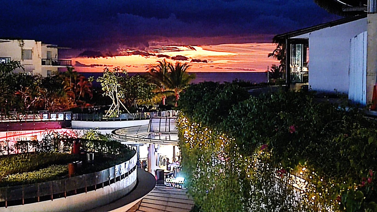 Senja di <a href="/beachwalk_bali/">beachwalk_bali</a> #kutabali