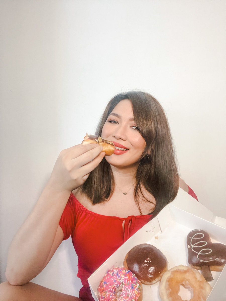 wandermaki's tweet photo. @enjoyGLOBE OMG @enjoyglobe I wouldn't have my toothache any other way! Sweetness is indeed my weakness! #LoveForAll naman talaga! https://t.co/yGgH9z6sql