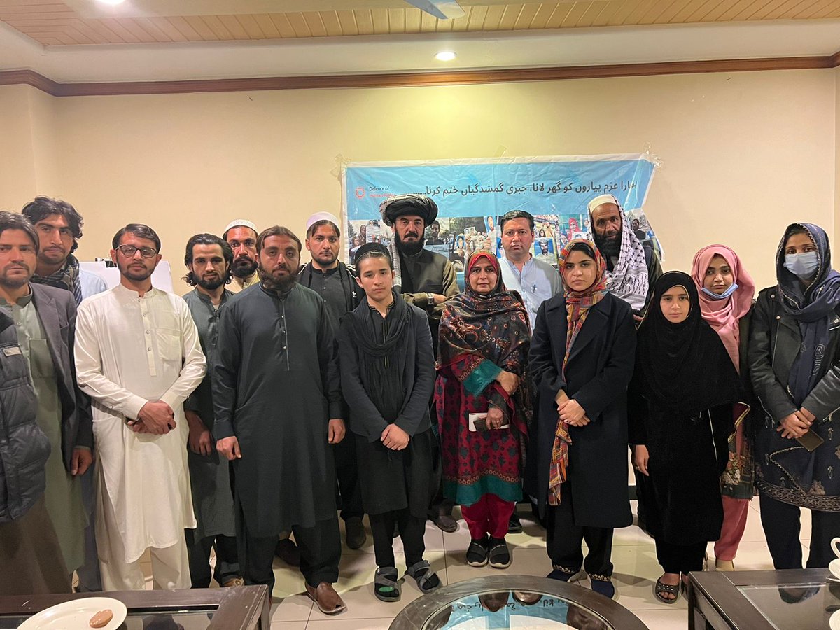AminaMJanjua's tweet photo. پشاور میں  ڈی ایچ آر کی مہمند ٹیم کے ساتھ مہمند کے جبری گمشدہ افراد کی بازیابی کے لئے دستاویزات جمع کرنے کے کام کا آغاز کیا گیا، یہ وہ دکھی لوگ ہیں جنکو کمیشن اور عدالتوں دونوں نے آج تک انصاف نہ دیا
#freedom4alldisappeared
#BringThemHome https://t.co/4GCTAz4pux