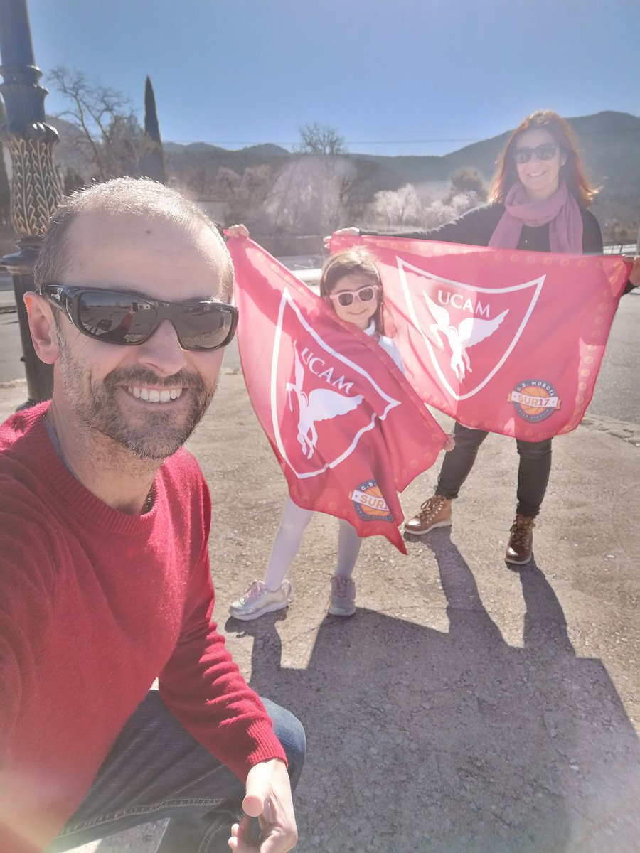 De camino a Granada para animar al @UCAMMurcia en la #CopaACB. Parada técnica para coger fuerzas en el Romeral. Por delante cuatro días de emoción, pasión y baloncesto. Vamos equipo, vamos Murcia!!! @sur17murcia @SurManiaUCAMCB #RoadtoGranada #Murcianosontour #AporlaCopa 💪🏀❤️