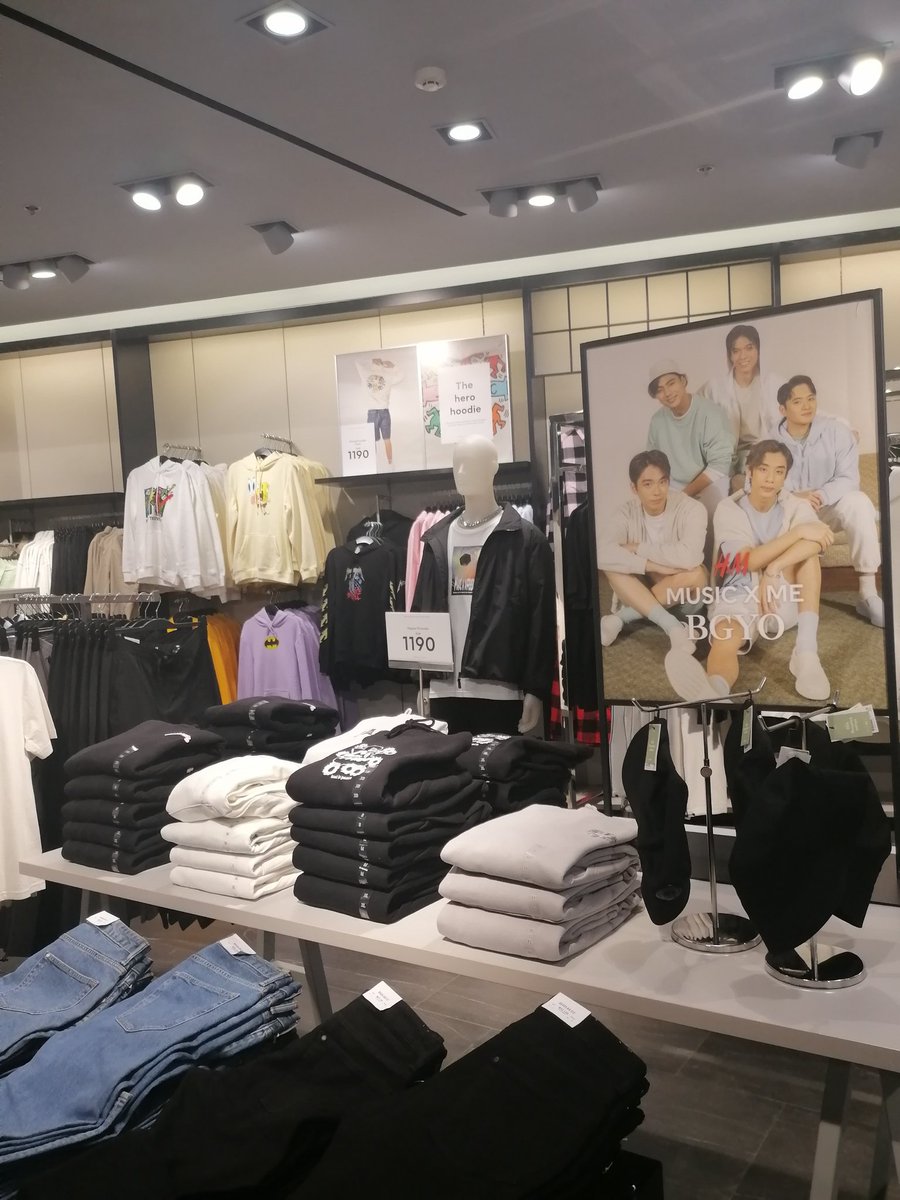 Natenatics2015's tweet photo. Window and in-store display here at Greenbelt! 💙

BGYO HM FASHION ICONS
#HMMusicxME
#BGYOforHM #NateforHM @bgyo_ph https://t.co/NQJP12j1sv