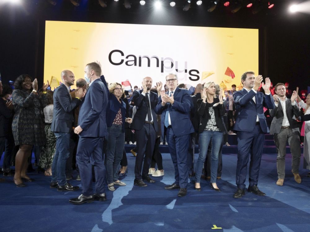 Mon article sur la Macronie qui lance son opération de débauchage à gauche. Avec l’appel de ⁦<a href="/DemocratieV/">DemocratieVivante</a>⁩, think tank macroniste présidé par un proche de François Hollande, qui appelle les élus de gauche à les rejoindre 
challenges.fr/politique/la-m… challenges.fr/politique/la-m…