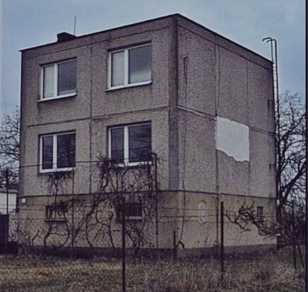 ViktoriaMaisi's tweet photo. Детёныш многоэтажки в дикой природе. Удивительное зрелище. https://t.co/U4GkzzlbmJ
