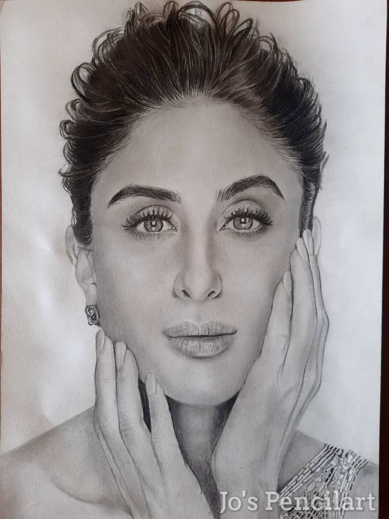 #KareenaKapoorKhan 
Artwork done on 200 gsm cold pressed Brustro paper using Staedtler  Pencils
 Wanted to tag her but I don't think she's on twitter, so it would be great  if this reaches out to her any which way. Thanks