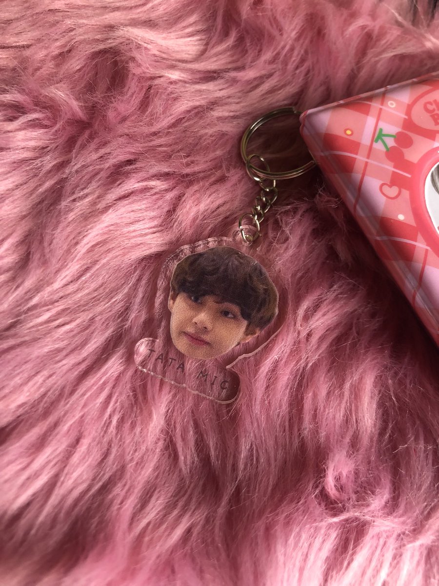 adiwritestk's tweet photo. —#MailByAdi

tata mic came home hihi actually matagal na ngayon lang me nakapagbigay ng feedback >< busy much huhu anw, super cute!!!!! ang ganda gandaaaaaa!! thank you so much @torongicart 💕

ps. thank you @hobiberrycart hahaha alam kong ikaw nagbigay kasi yung message mo! ily https://t.co/vaNIfkhAA3