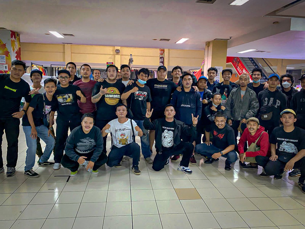 ʙᴏʏꜱ ᴡɪᴛʜ ʟᴜᴠᴇ