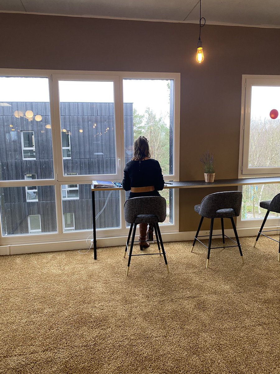 DjoudeMerabet's tweet image. Avec 50 bureaux privatifs meublés avec élégance, un espace de restauration collectif et salles de réunion, des calls box pour téléphoner en toute confidentialité Now Connected est une solution pour de nombreux salariés nomades. Une belle découverte. #petitcouronne @now_connected