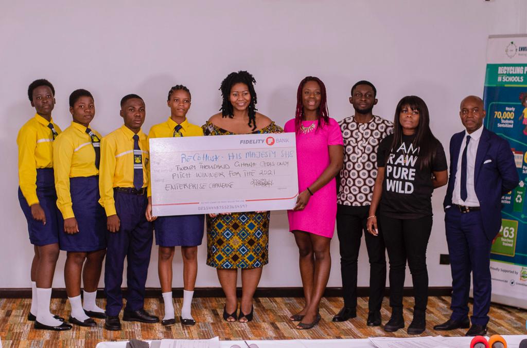 Fantastic products pitched at by secondary students for Prince's Trust International Enterprise Challenge, founded by HRH Prince of Wales. 

Well done to winners @recohusks for creating beautiful jewelry and artifax from coconut husks <a href="/UKinGhana/">UK in Ghana 🇬🇧🇬🇭</a> @PrincesTrustInt #cop26