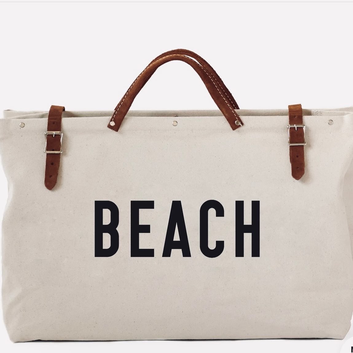 hudsonbellegift's tweet photo. Planning a getaway? Then we’ve got these fabulous canvas utility bags for you to pack with all the essentials. Super strong, roomy &amp; with leather handles/straps perfect for a weekend away online (link in bio) or in store @ThePieceHall 🖤🤍 https://t.co/y6gMd9vHLs