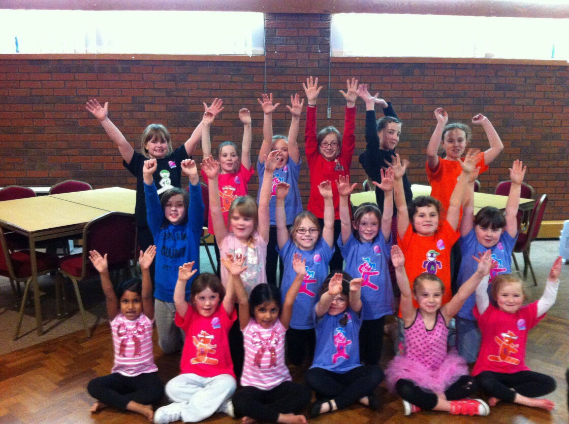 #Dance is a fantastic way for kids to: de-stress, get #active, get #creative and have #fun!

And now... PE teachers within primary schools can run #Popdance sessions straight into their PE sessions!

Read the February #EnfieldNewsRoundUp to learn more! - ow.ly/v2g150HNYsw