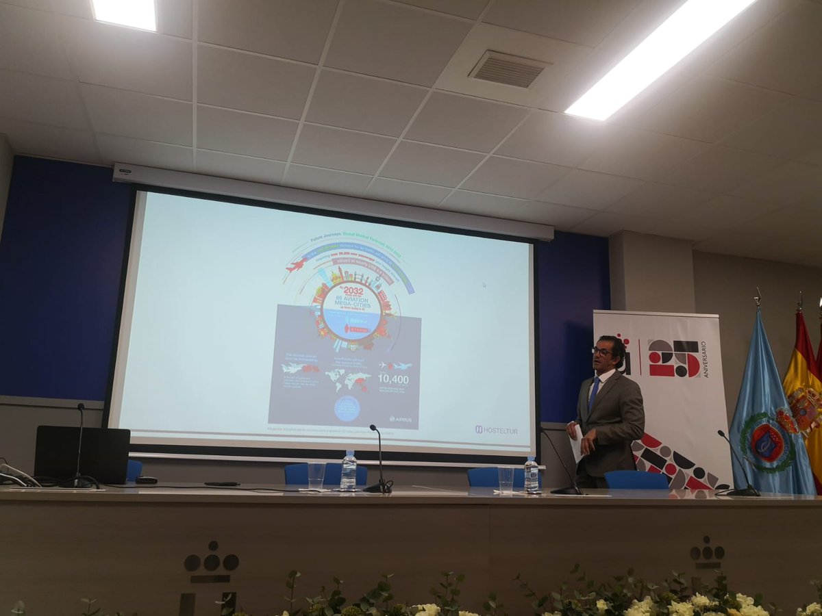 Hoy Carlos Hernández, Director General de <a href="/Hosteltur/">hosteltur</a>,  ha ofrecido una charla en el Master en Dirección Internacional del Turismo <a href="/urjc/">URJC</a>