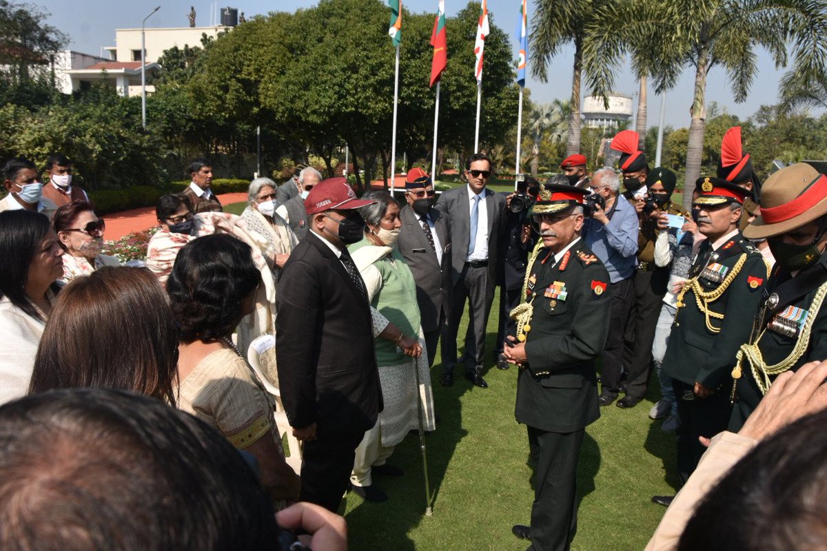 adgpi's tweet photo. General MM Naravane #COAS laid a wreath at 'Noida Shaheed Smarak' in remembrance of the #Bravehearts who laid down their lives for the Nation. During the annual event, #COAS also released the "Noida Shaheed Smarak Souvenir 2022” &amp; interacted with esteemed #Veterans.

 #IndianArmy https://t.co/1Wq1JLURRv