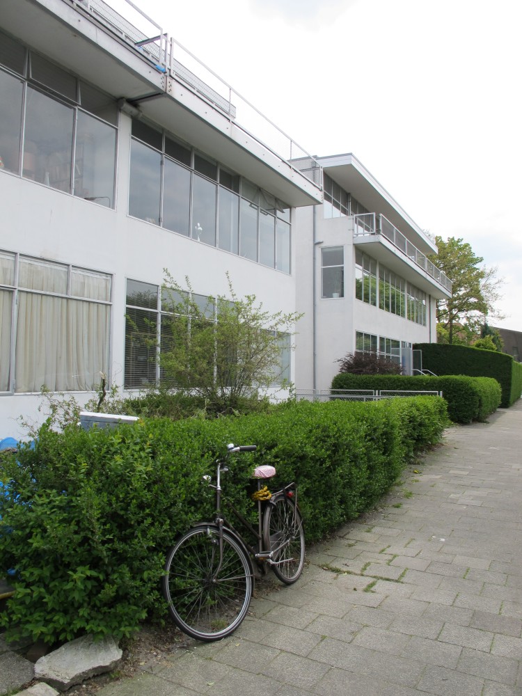 Seearch_'s tweet image. Dwellings in Erasmuslaan 1-3, Utrecht, The Netherlands. 1930-35.
Gerrit Rietveld
seearch.es/obra/dwellings… 

#seearch #Rietveld #architecture #Utrecht #arquitectura