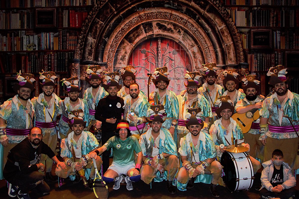 ¡¡ESTAMOS EN LA FINAL DE MAIRENA!!

El viernes volveremos al Villa para disfrutarla al máximo! 🤩🤩

Por cierto, increíble lo vivido en Córdoba ayer... qué gran recibimiento! Gracias infinitas!!

Nos vemos esta noche a medianoche (sí, otra vez a medianoche) en Alcalá!! 🤎🤎