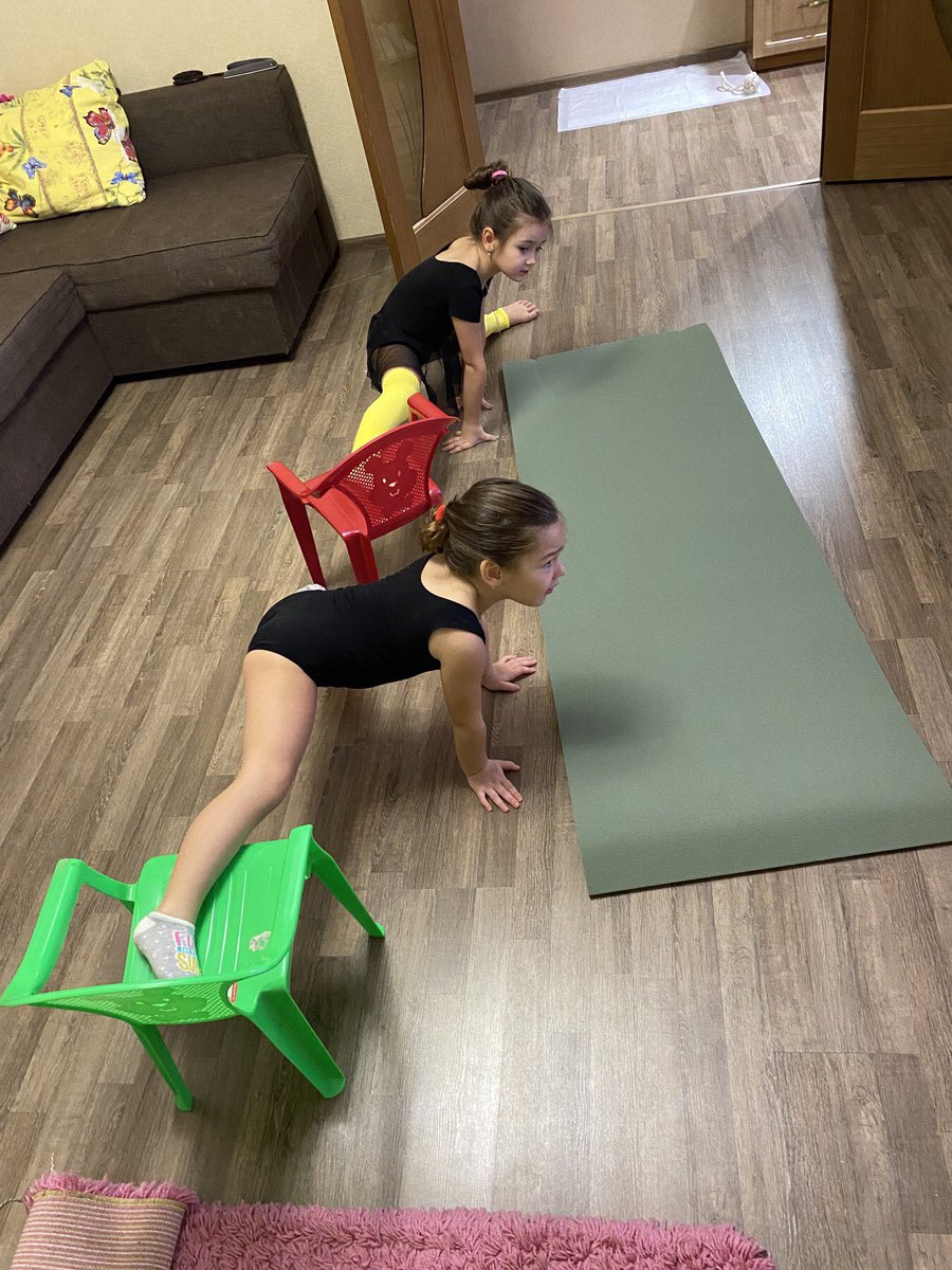 С большим энтузиазмом воспитанники клуба по месту жительства "Бригантина" выполняют дистанционно задания от наших педагогов.