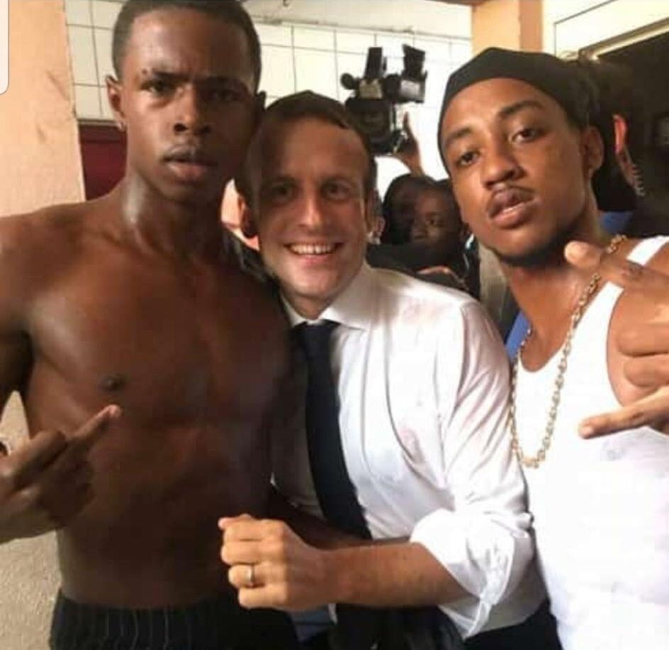 #onsesouviendra de tes exploits !
et tous les jours on essaye de nous faire croire que le match est déjà plié à grand renfort de #Sondage 
comment on peut en arriver à ça ? #classe #elegance #mepris #honte #MacronDehors
