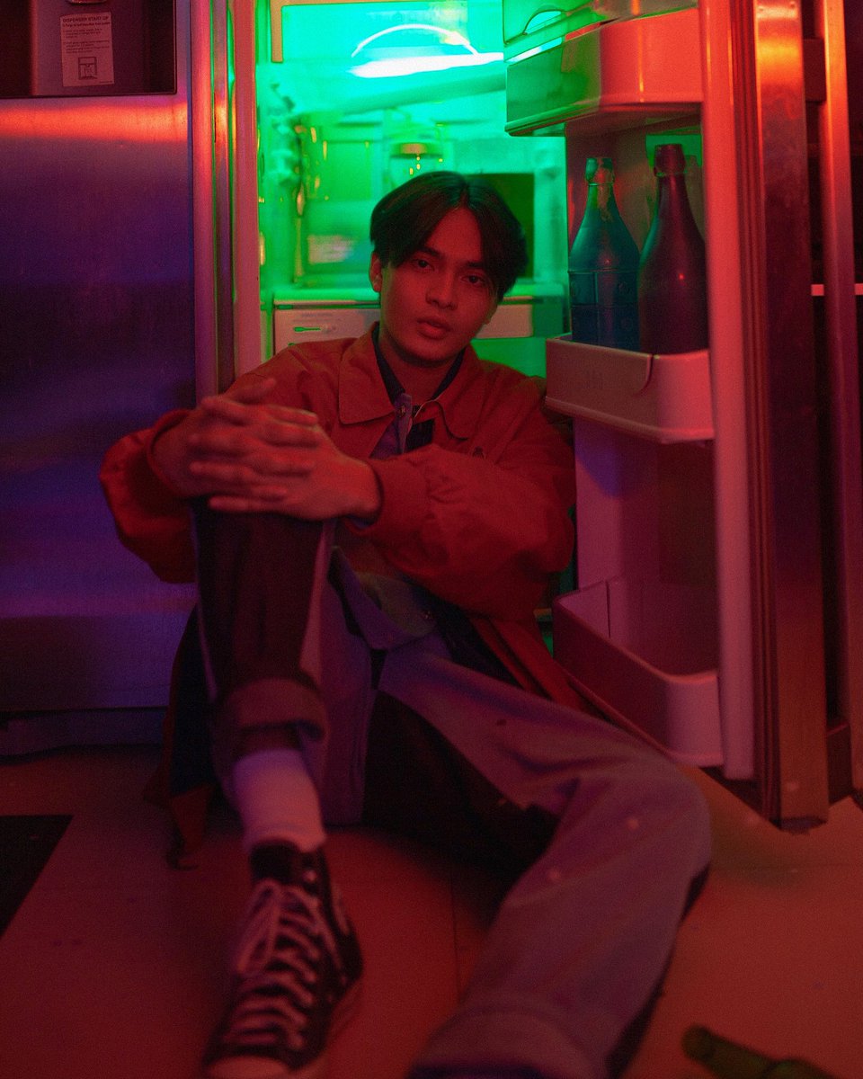 Shoes Out The Door // Nameless Kids 
Check out the full EP 
Link in bio 
.
<a href="/dnamusicph/">DNA Music PH</a> 
<a href="/starmusicph/">Star Music PH</a> 
📸: <a href="/kerbsbalagtas/">Amiel kirby Balagtas</a> <a href="/youmeusmnl/">YouMeUsMNL</a>